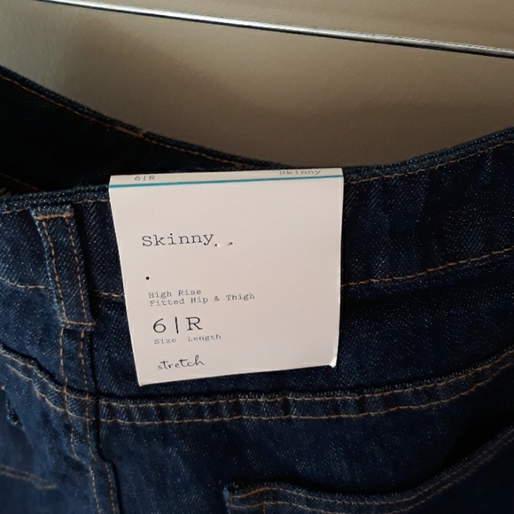 High Rise Skinny Jeans - Picture 4 of 5